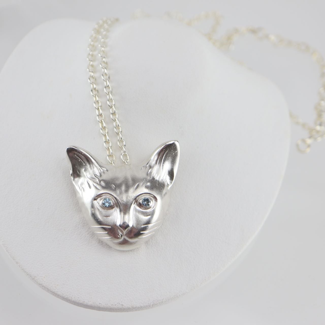 ペンダントトップ〝CATブルーアイ・アクアマリン 〟猫/メンズ ペンダントトップ〝CATブルーアイ・アクアマリン 〟猫/メンズ