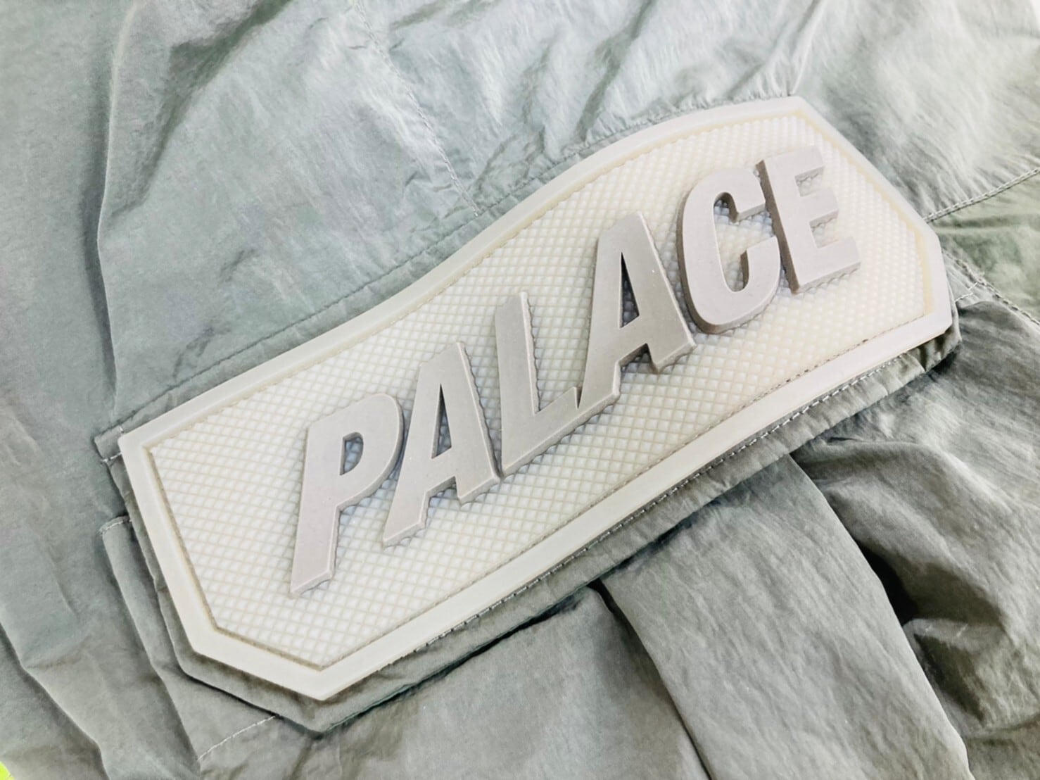 PALACE SKATEBOARDS UTILITY IRIDESCENT PANTS OLIVE LARGE 014248 ...