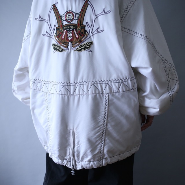 "花×刺繍" gizagiza stitch work and multi pocket gimmick design double half-zip pullover with hood