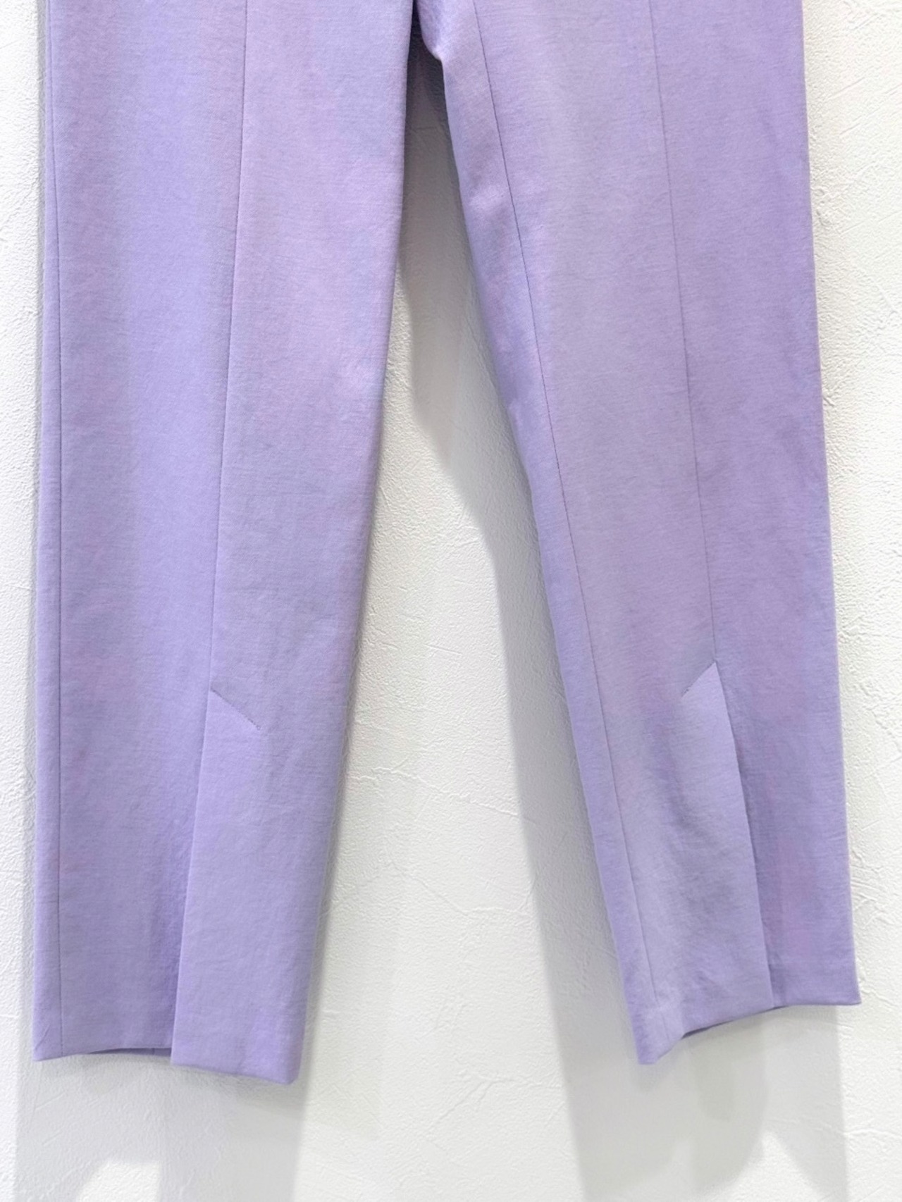 フロントスリットパンツ