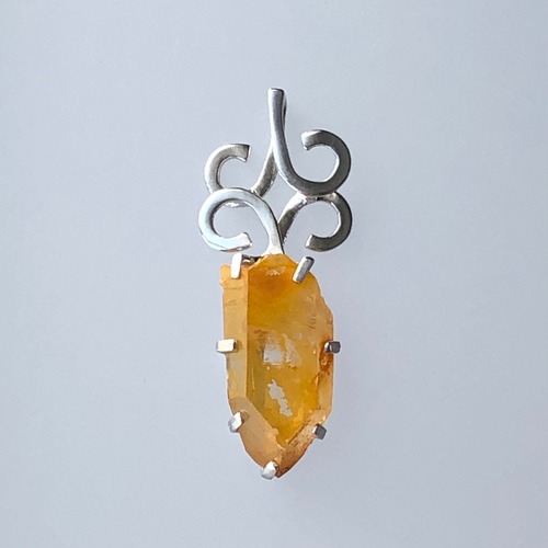 Silver925オレンジ水晶 ✴︎神殿ペンダントトップ