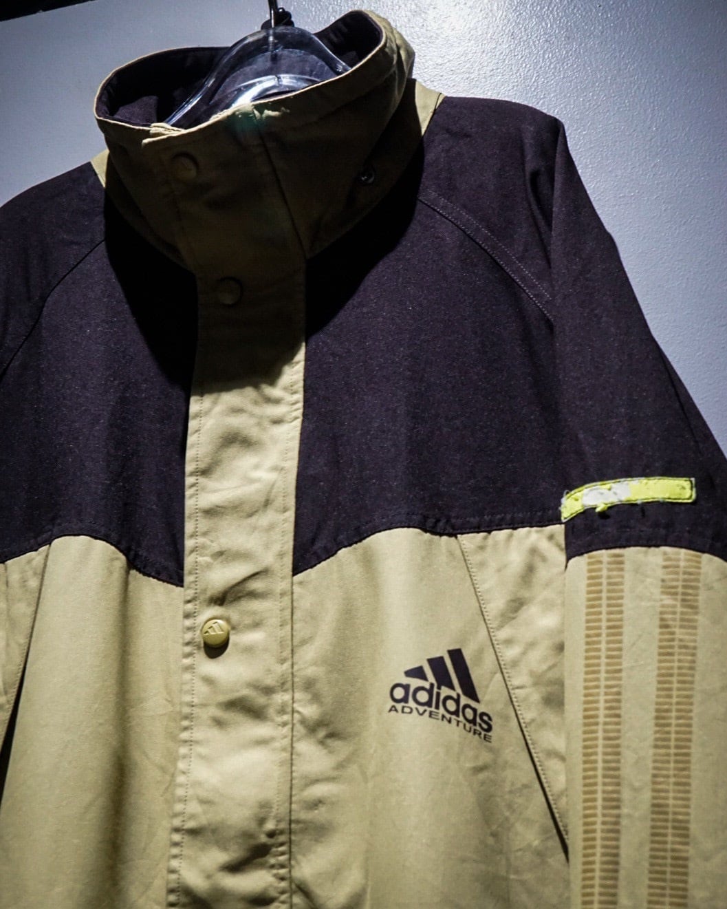 add (C) vintage】90's “adidas Adventure” Technical Mountain Jacket