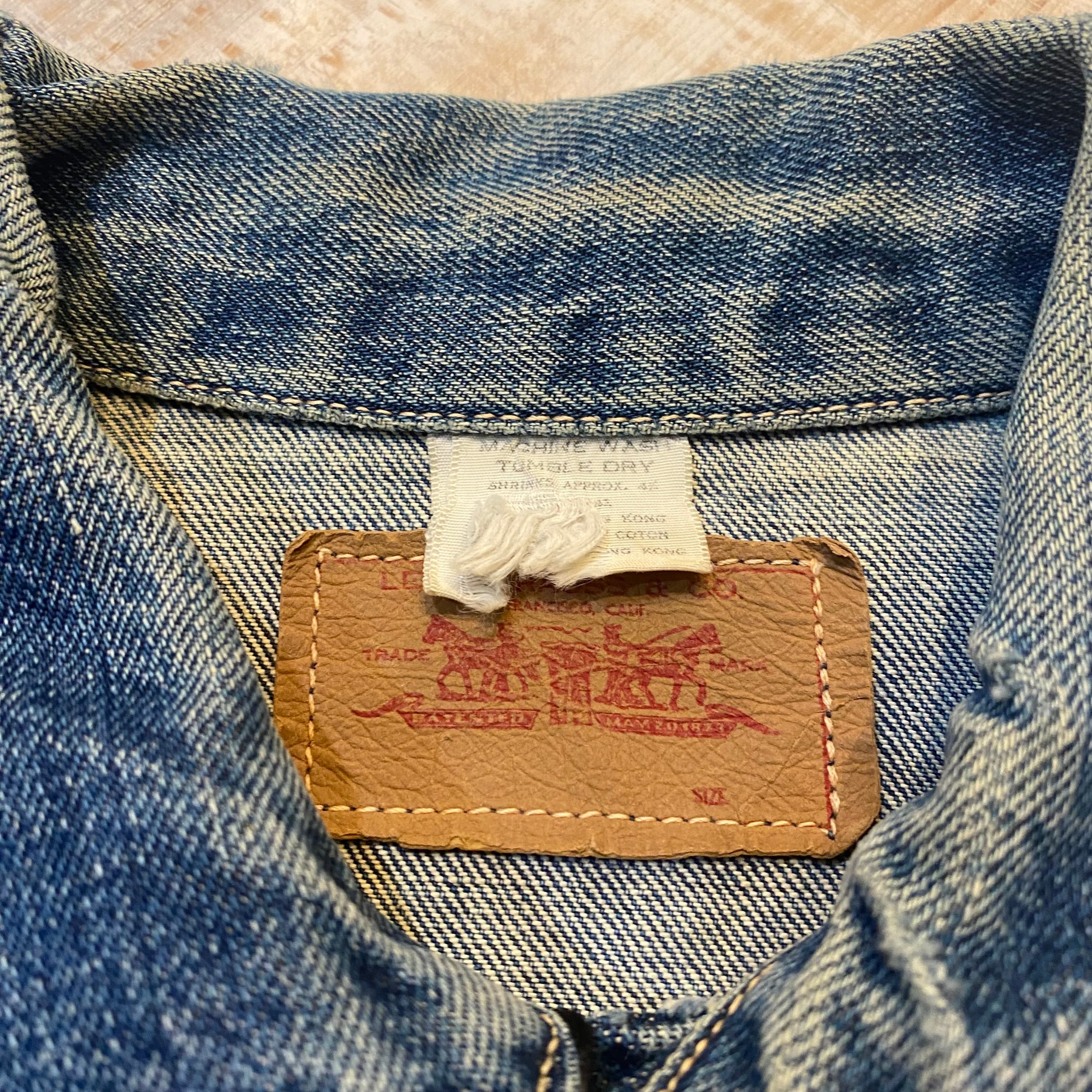 LEVIS 革タグ オレンジステッチ ベトナム ジーパン デニム ネイビー