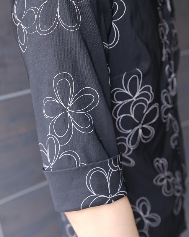 3/4 length flower design open collar shirt
