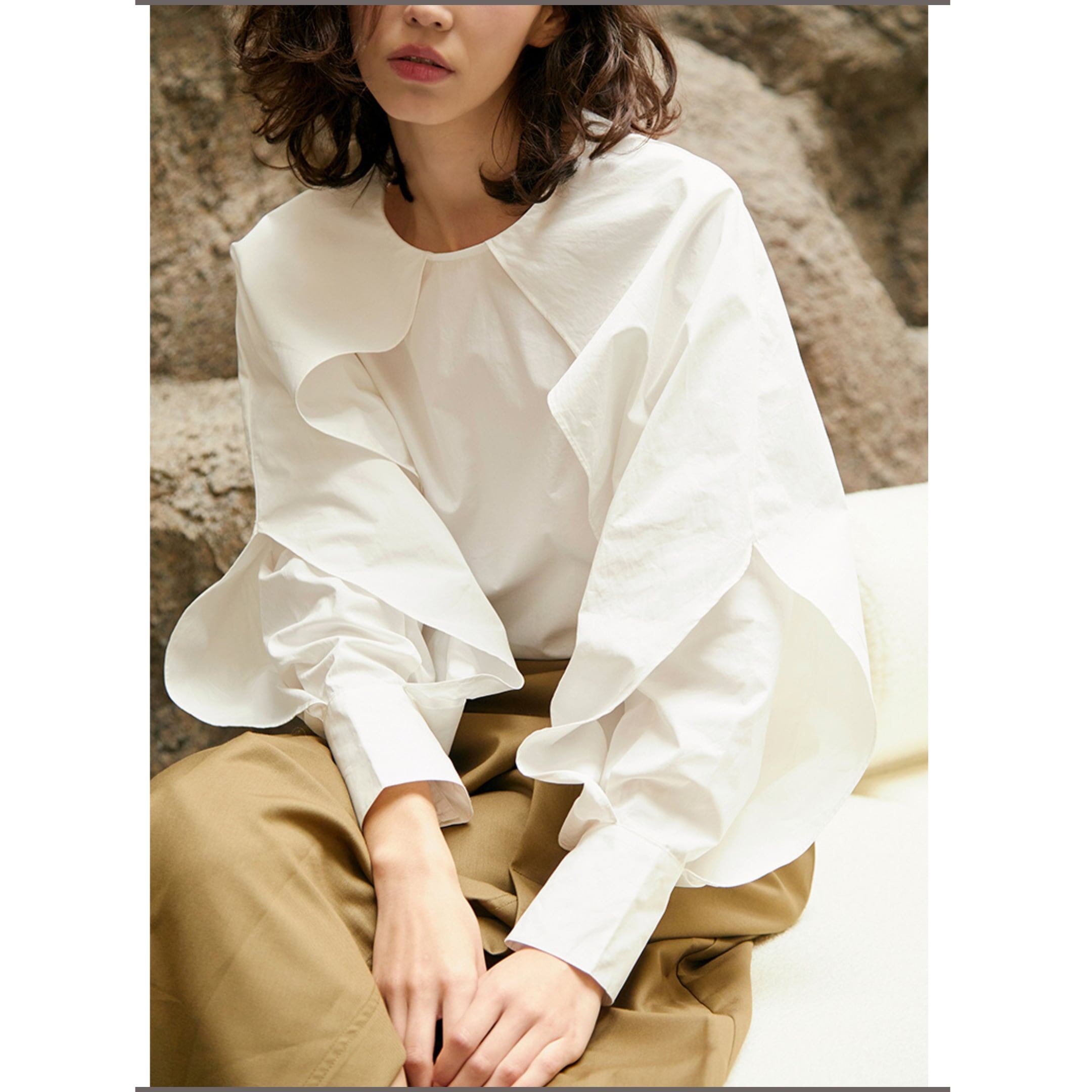 フェミニンラウンドネックブラウス 10216