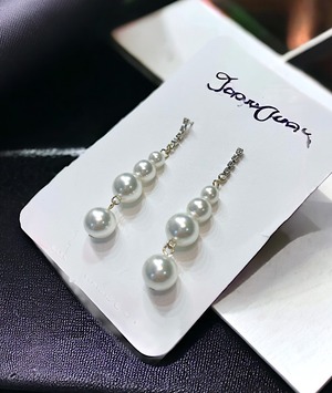 CLOSE SALE★パール４粒＆ビジューライン ピアス（税込 通常2750円）PA0013