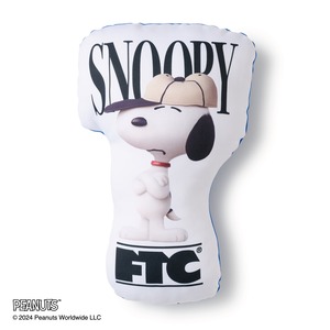 "PEANUTS x FTC"  SNOOPY PILLOW