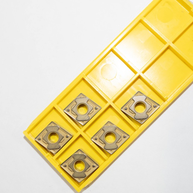 京セラ CNMG120408HS:CR600（開封品5個入）