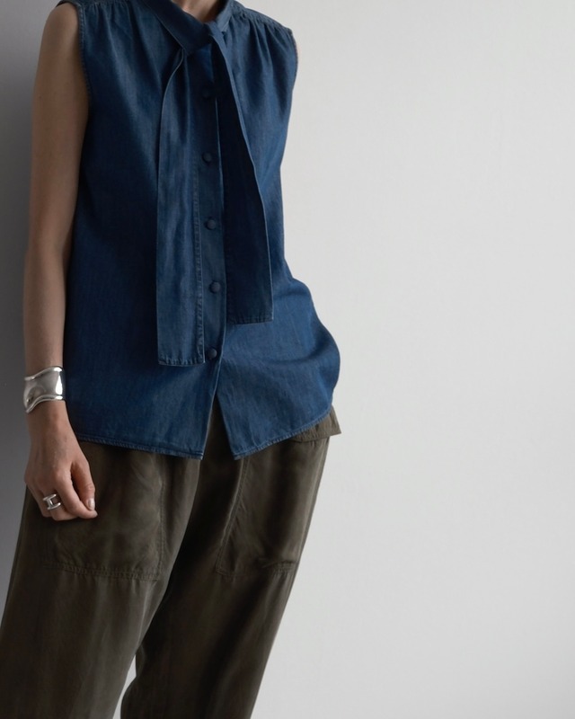 PRADA　BOW TIE DENIM SLEEVELESS BLOUSE