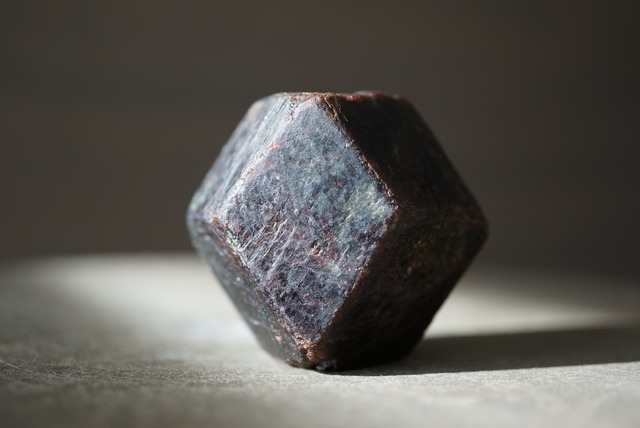 アルマンディン・ガーネット Almandine Garnet 1441