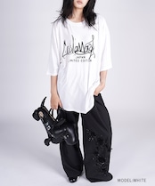 【直営限定ITEM】グラフィティプリントルーズTシャツ (WHITE) CQ-47069H