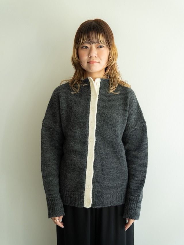 homspun ロービング前立て配色カーディガン（チャコールグレー）