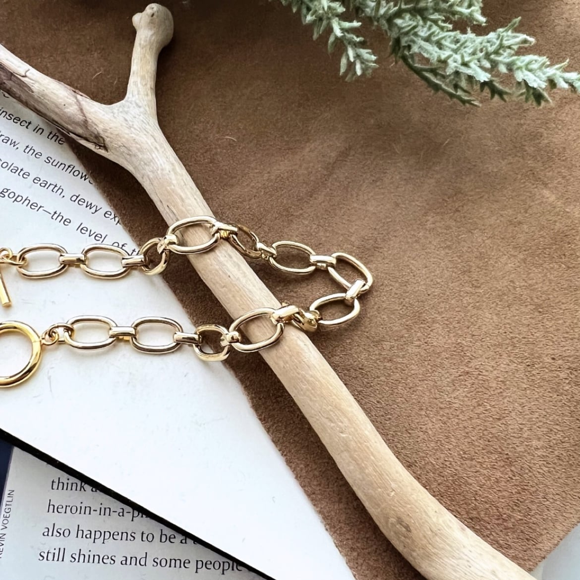 Sculpture Chain Bracelet【GOLD】 | Akto