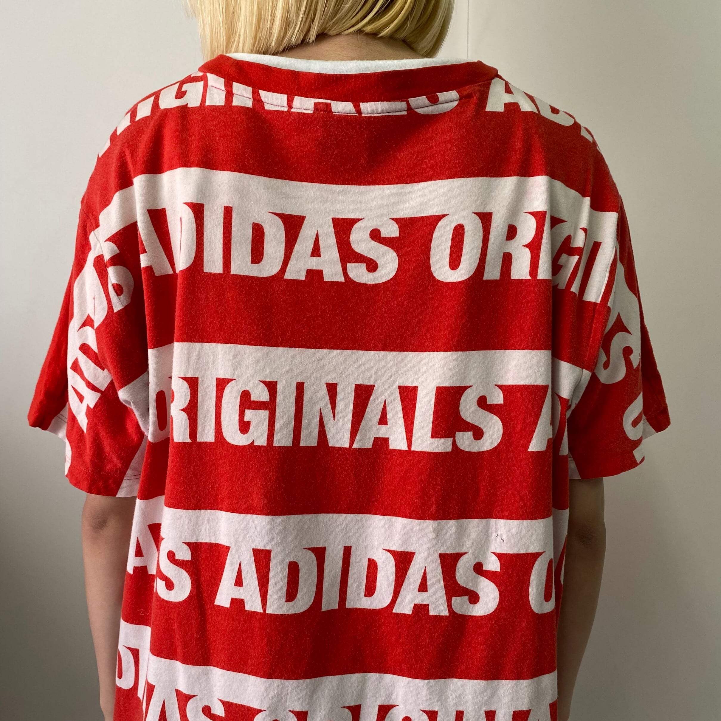 adidas アディダス トレフォイル ビッグロゴ 両面プリント Tシャツ