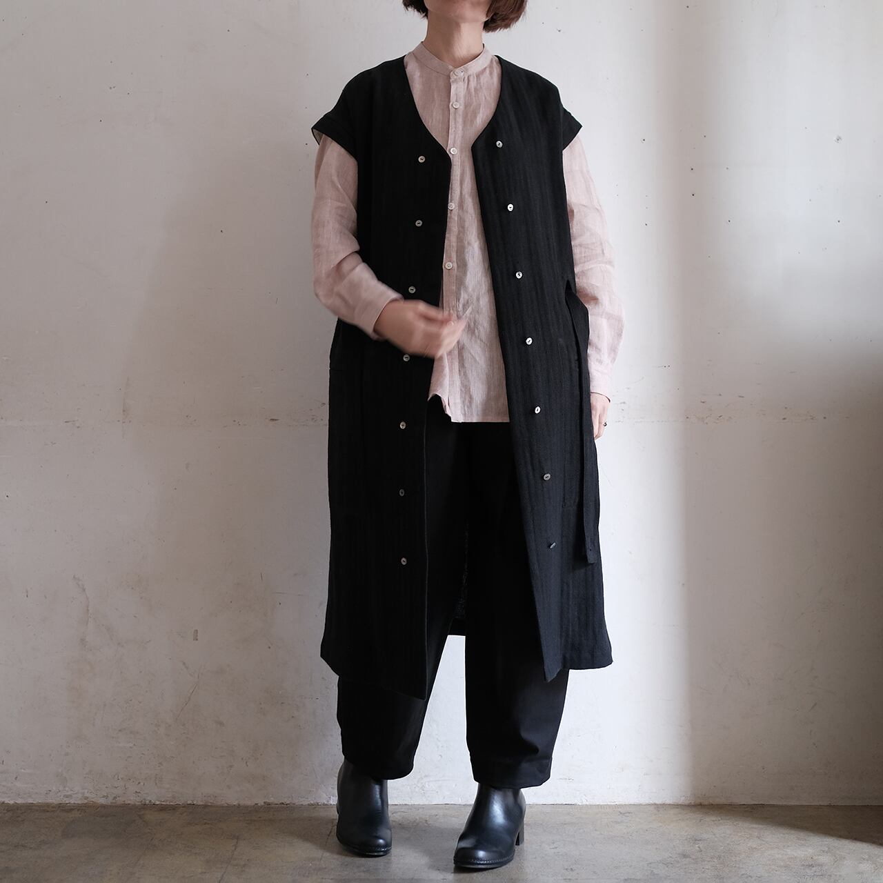 unisex egg pants C／herringbone linen〈black〉 | SALUÉ