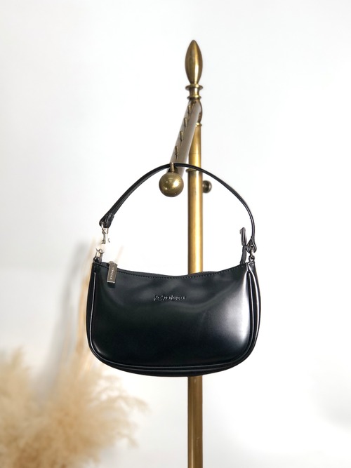 Yves Saint Laurent イヴ・サンローラン ショルダーバッグ ブラック ロゴ レザー ワンショルダー ミニバッグ ztncyu