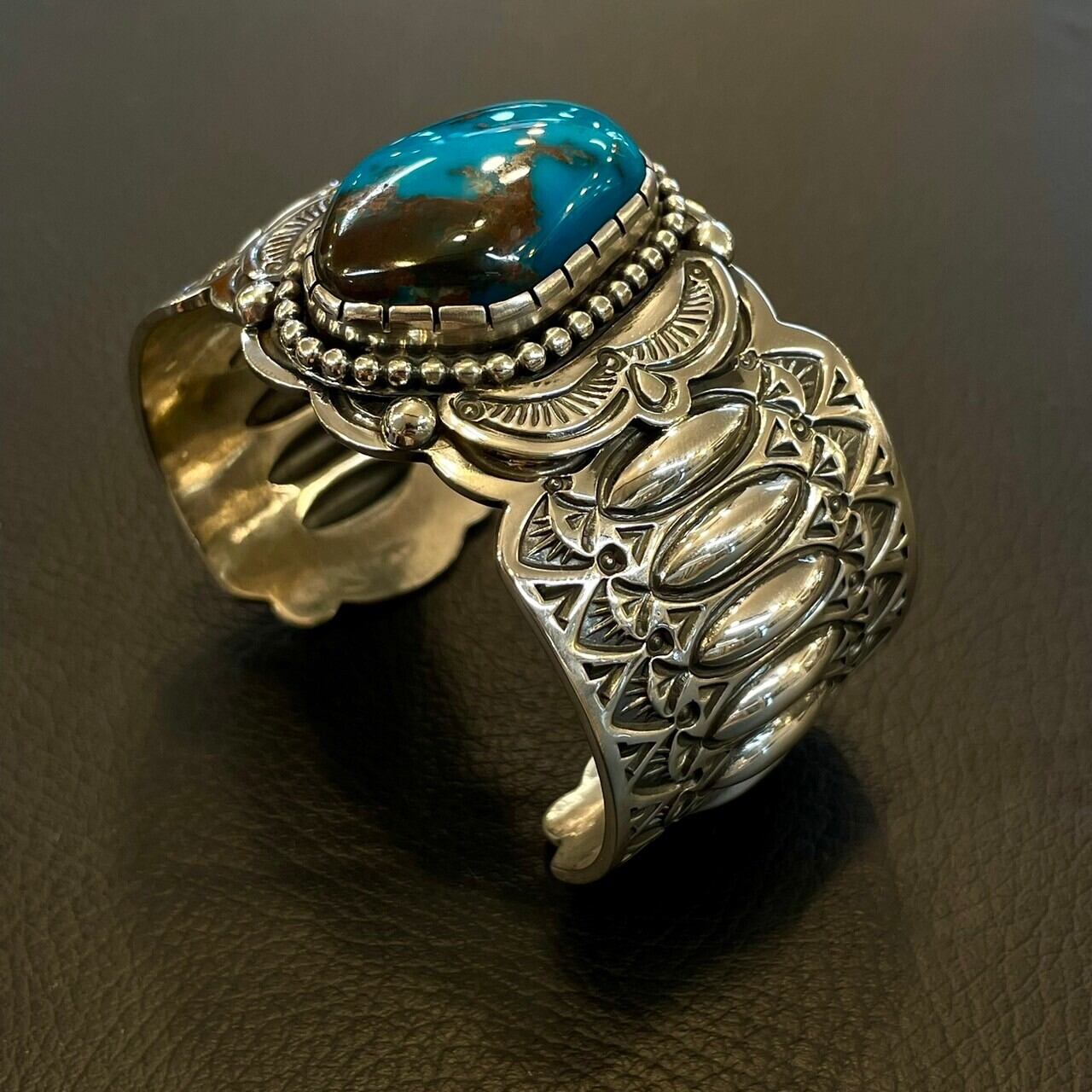 Navajo Arnold Blackgoat スタンプワーク バングルウォッチ アーノルド