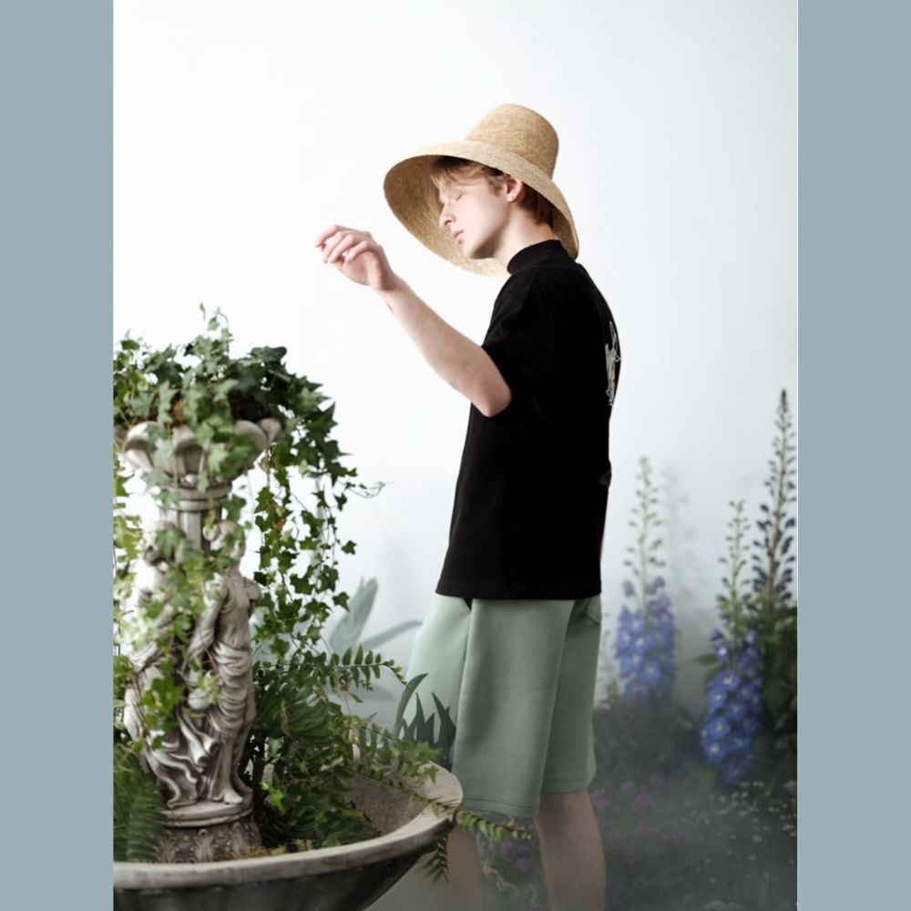 草むらの中を歩くグリーンハーフパンツ【メンズ】 E00261 | EMMA GRAND