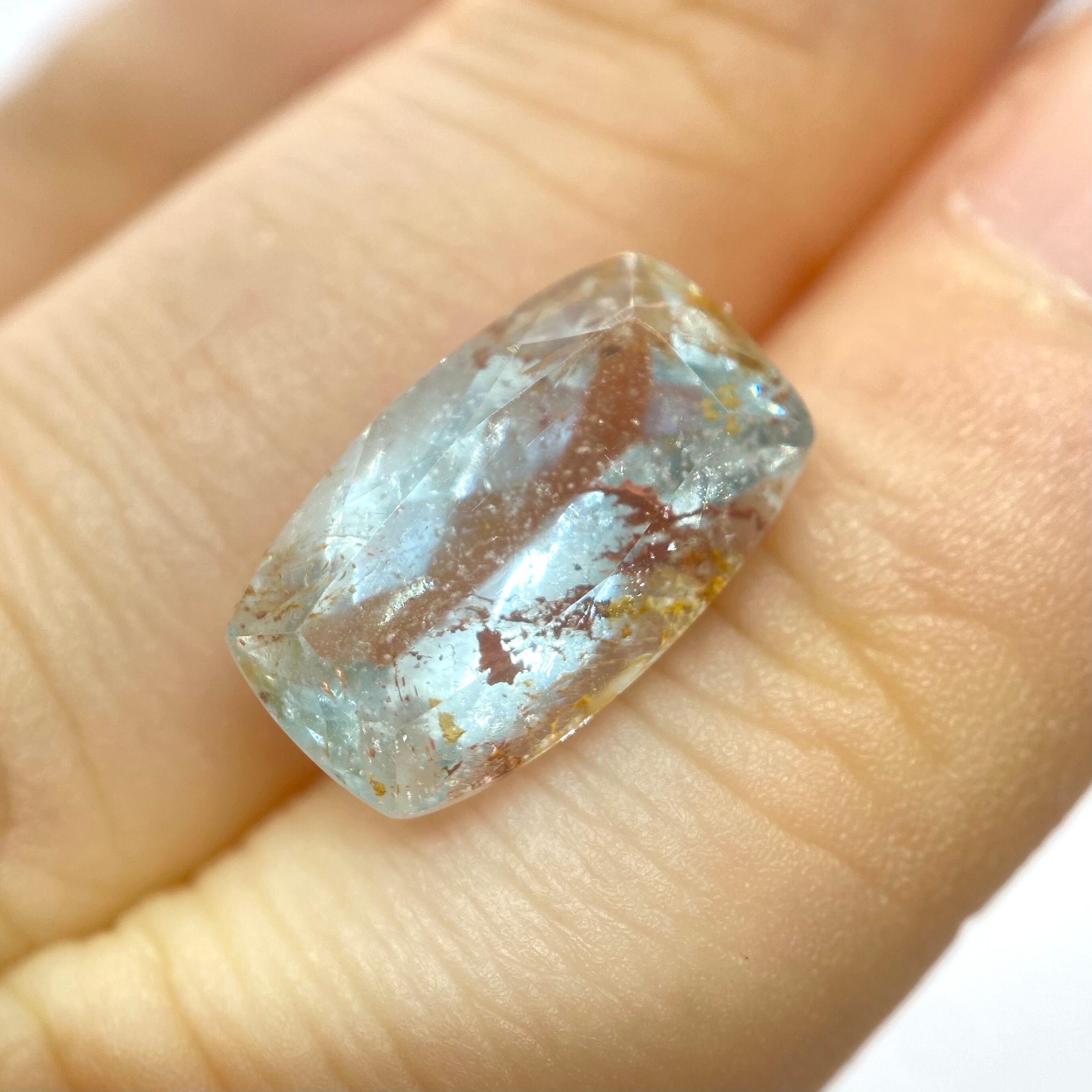 川面　ナチュラルトパーズ