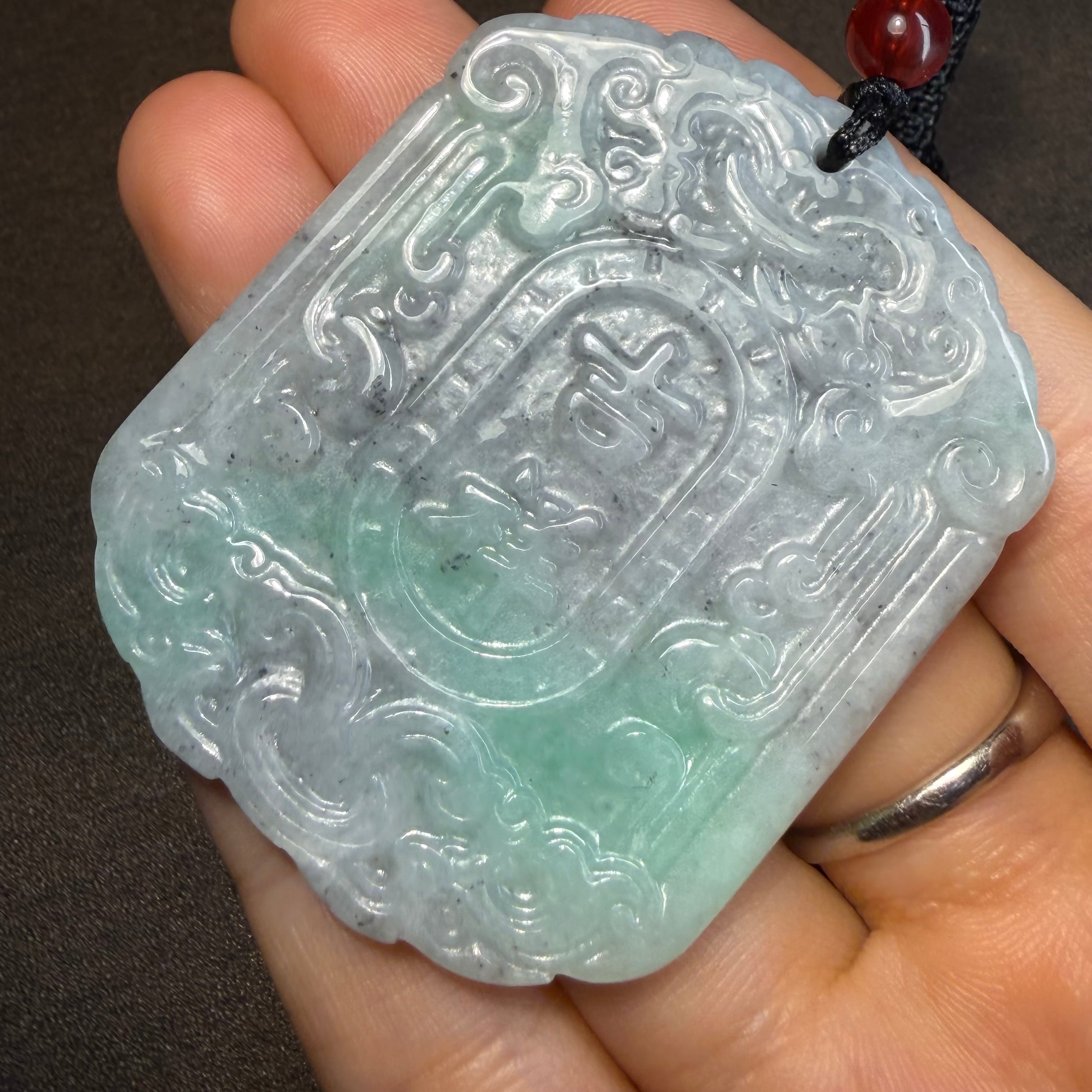 天然翡翠 吉祥彫刻 ペンダントトップ 無含浸 無着色 A貨 ミャンマー産