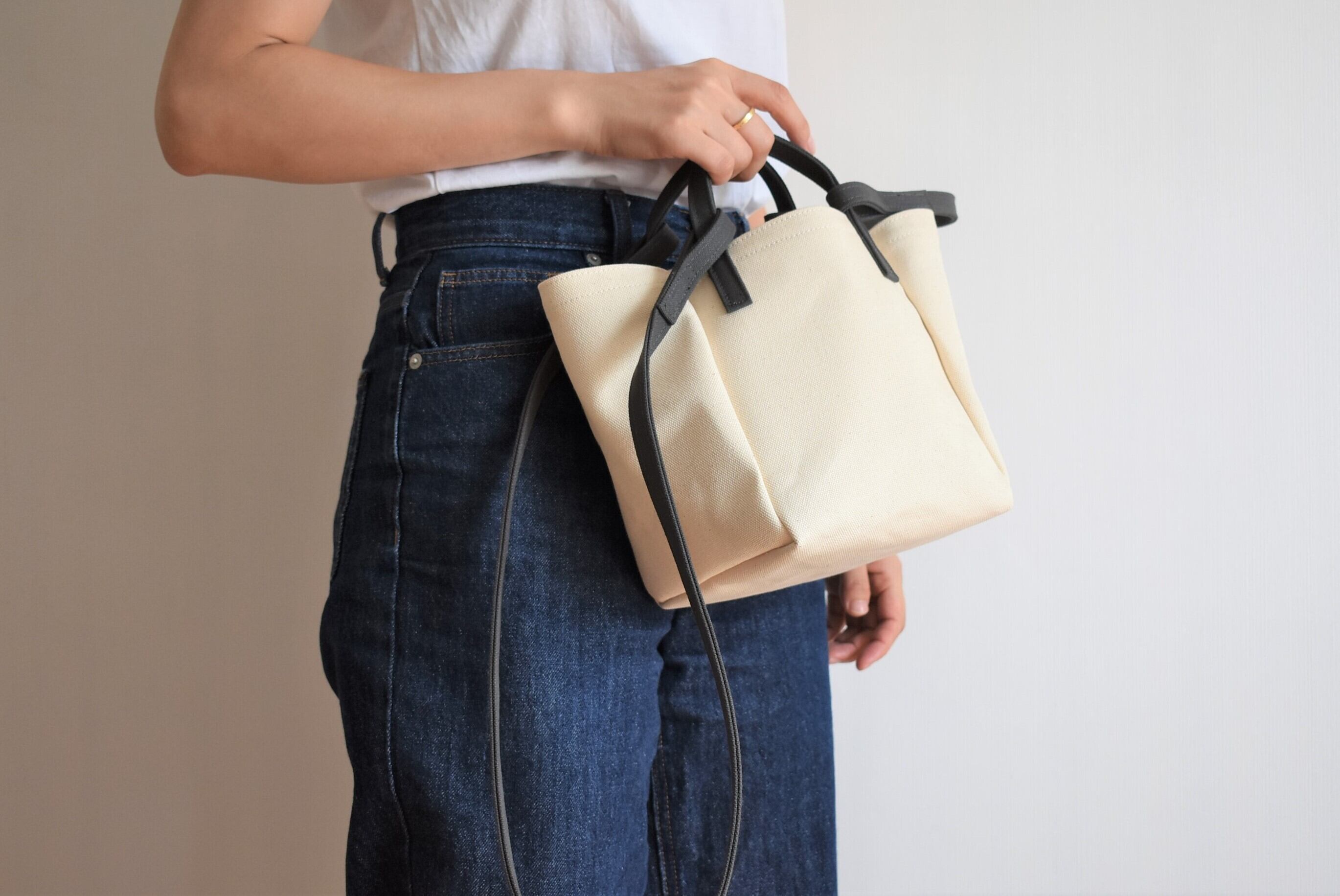 WALKING SHOULDER TOTE BAG （キナリ×チャコール/グレー） | cherie