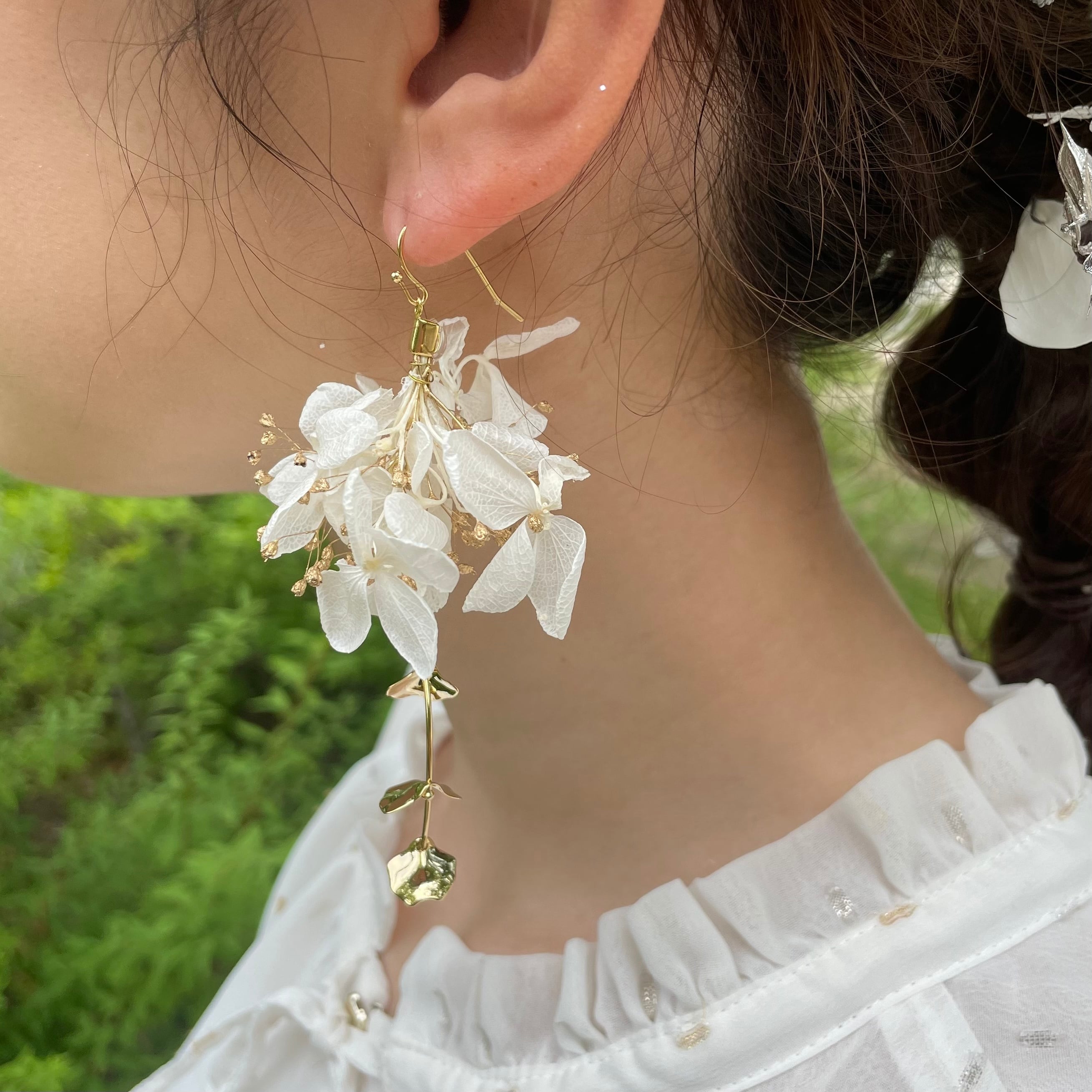 かすみ草 ホワイト♡ ピアス／イヤリング ハンドメイド ピアス | www ...