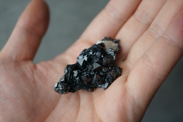 ブルガリア産スファレライト/カルサイト Sphalerite / Calcite 1696