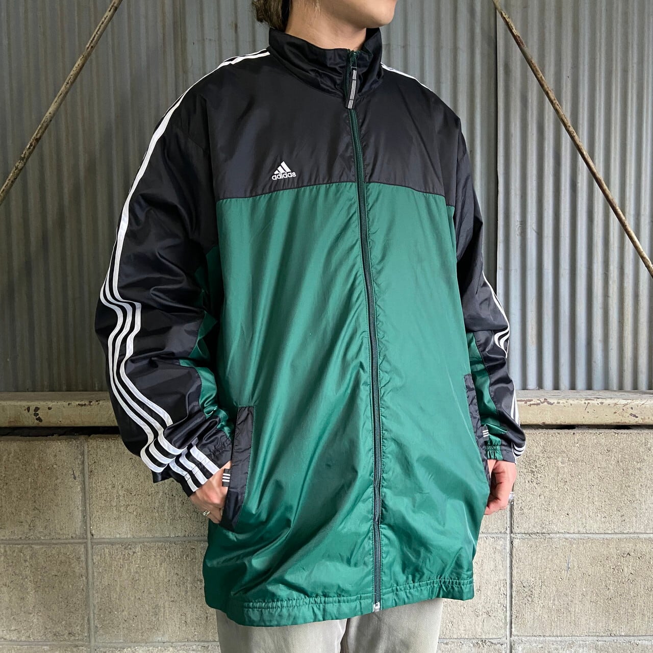 00年代 adidas アディダス ワンポイントロゴ 刺繍 サイドライン ナイロントラックジャケット メンズXL 古着 00S ビンテージ  ヴィンテージ メッシュライナー ブラック グリーン 黒 緑色【ナイロンジャケット】【3anniv】 | cave 古着屋【公式】古着通販サイト