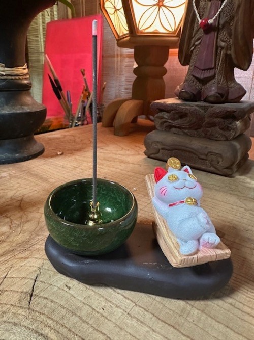 招財猫ニャン香炉②