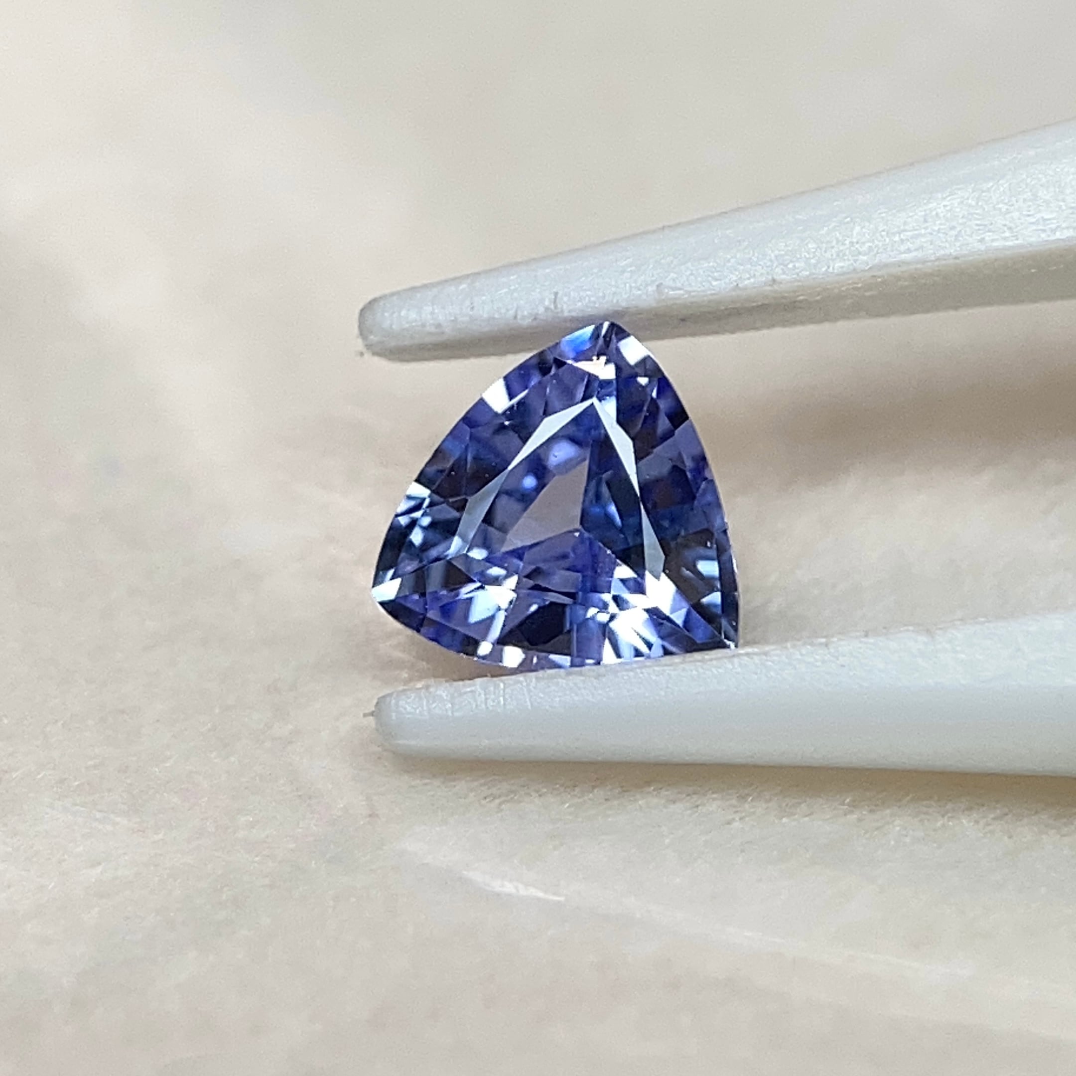 サファイア 0.331ct 青紫色 簡易ソーティング付き No.198