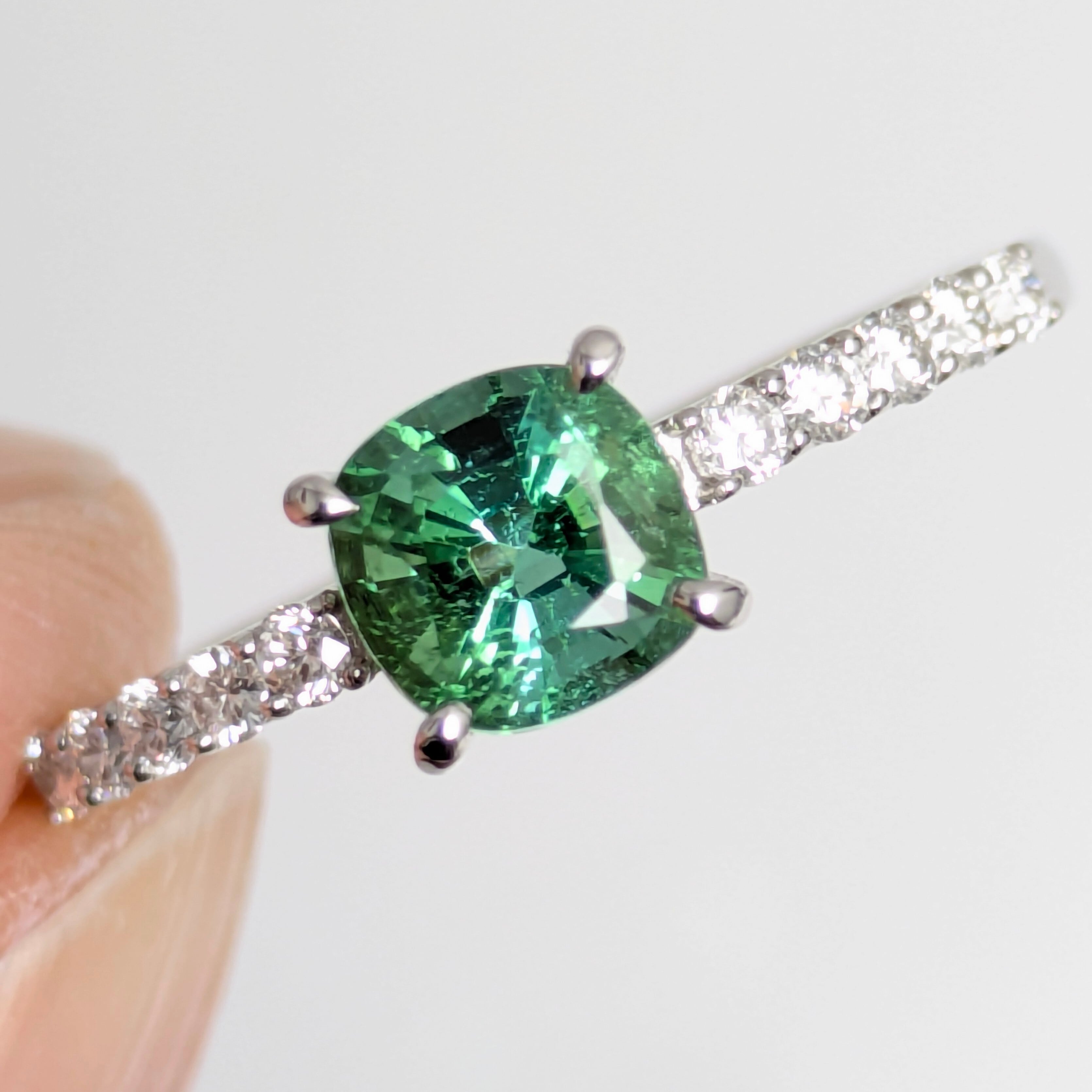 Pt950トルマリンリング トルマリン 0.703ct ダイヤモンド 0.15ct