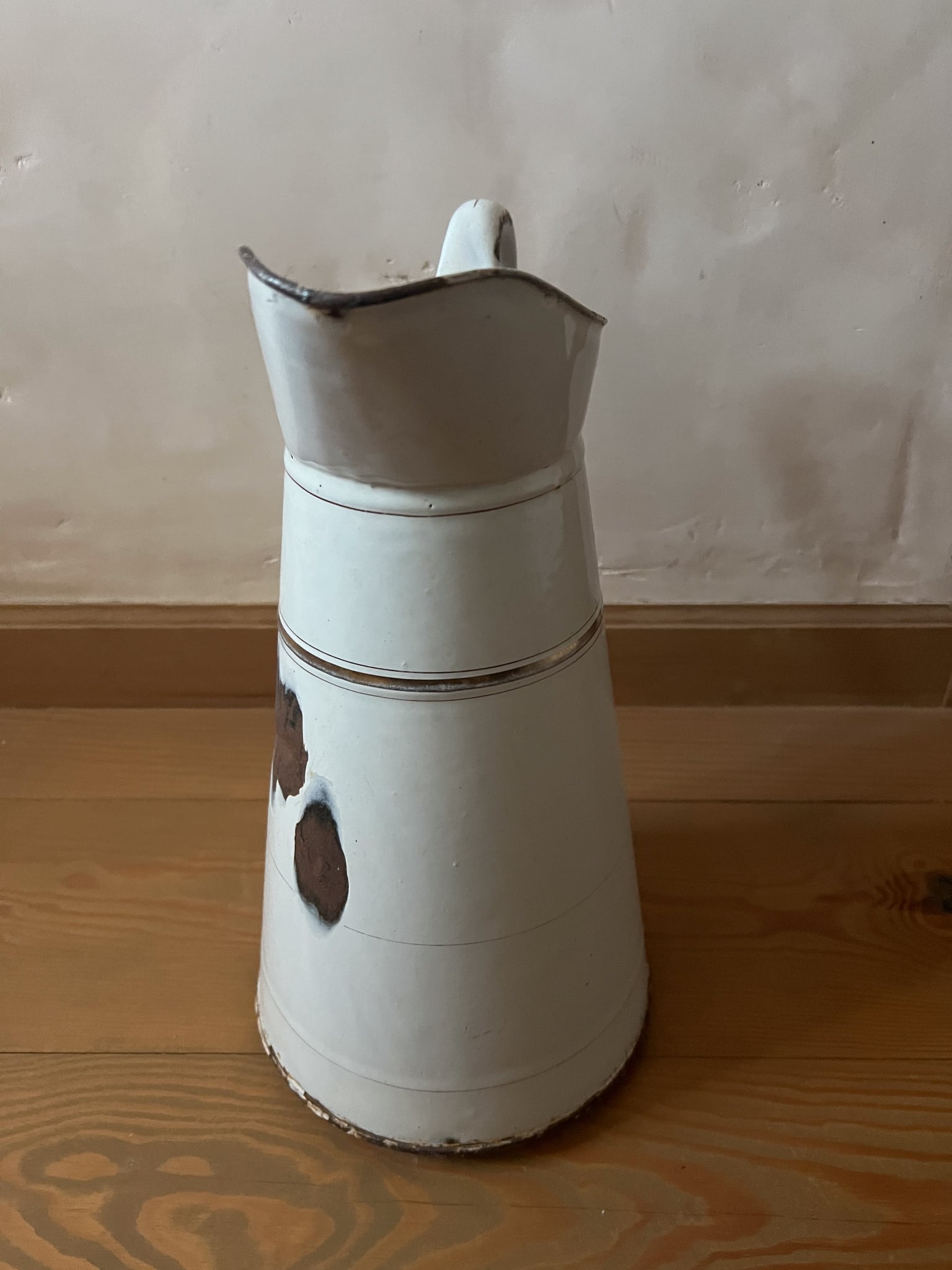 シンプルで可愛い大きめのホーロー製ジャグ フランスアンティーク ヴィンテージ