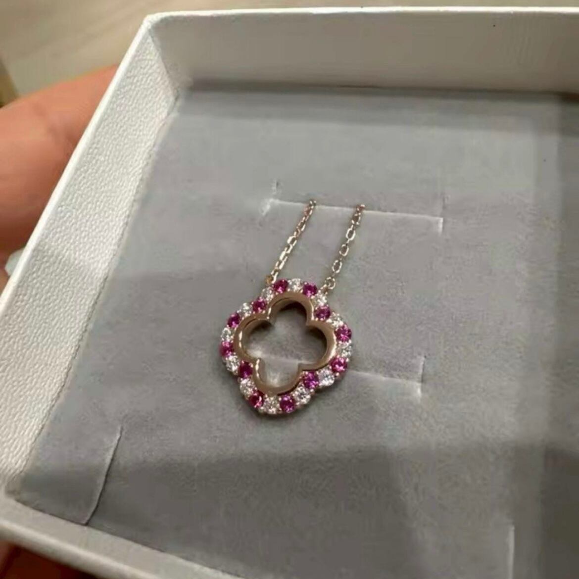 幸運のクローバー】モアサナイト ネックレス｜S925＆GRA鑑定書付