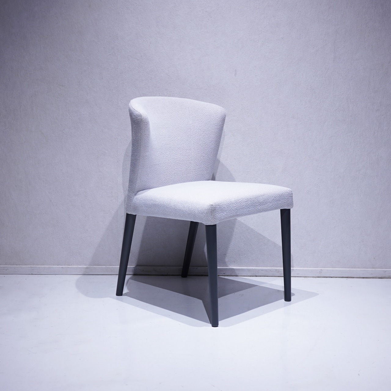 ligne roset ROSETCirco / モダン デザイナーズ チェア プロ仕上げ リーンロゼ ダイニングチェア ロゼチルコ / 関連:ボーコンセプト ウニコ