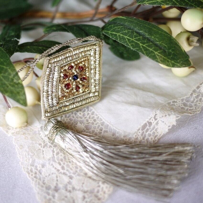 ビーズとタッセルのオーナメント ドイツクリスマス