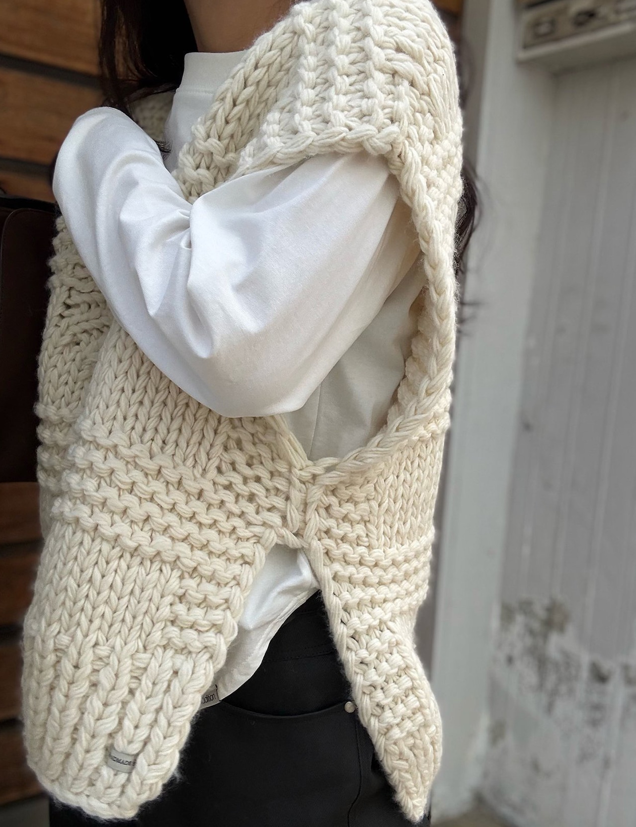 【新作5%OFF・3日間】Hand-Made Deep-Uneck Vest_2colors