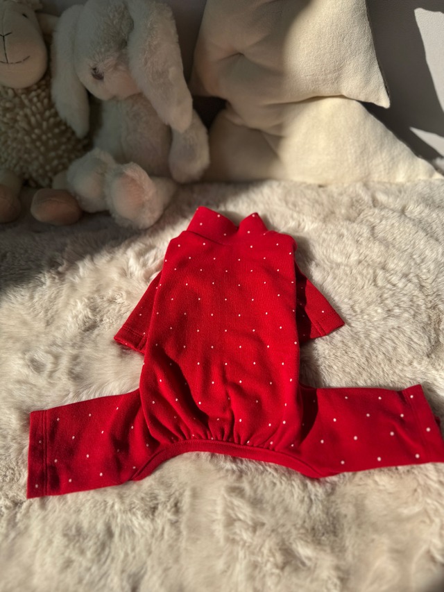 【送料無料】綿95%素材で作られた肌触りの良いロンパース(RED)