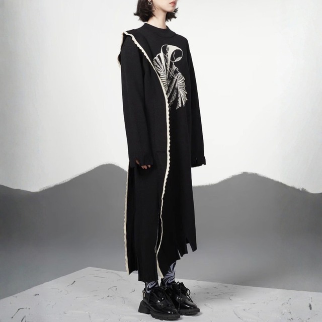 Abstract line knit one-piece C1607