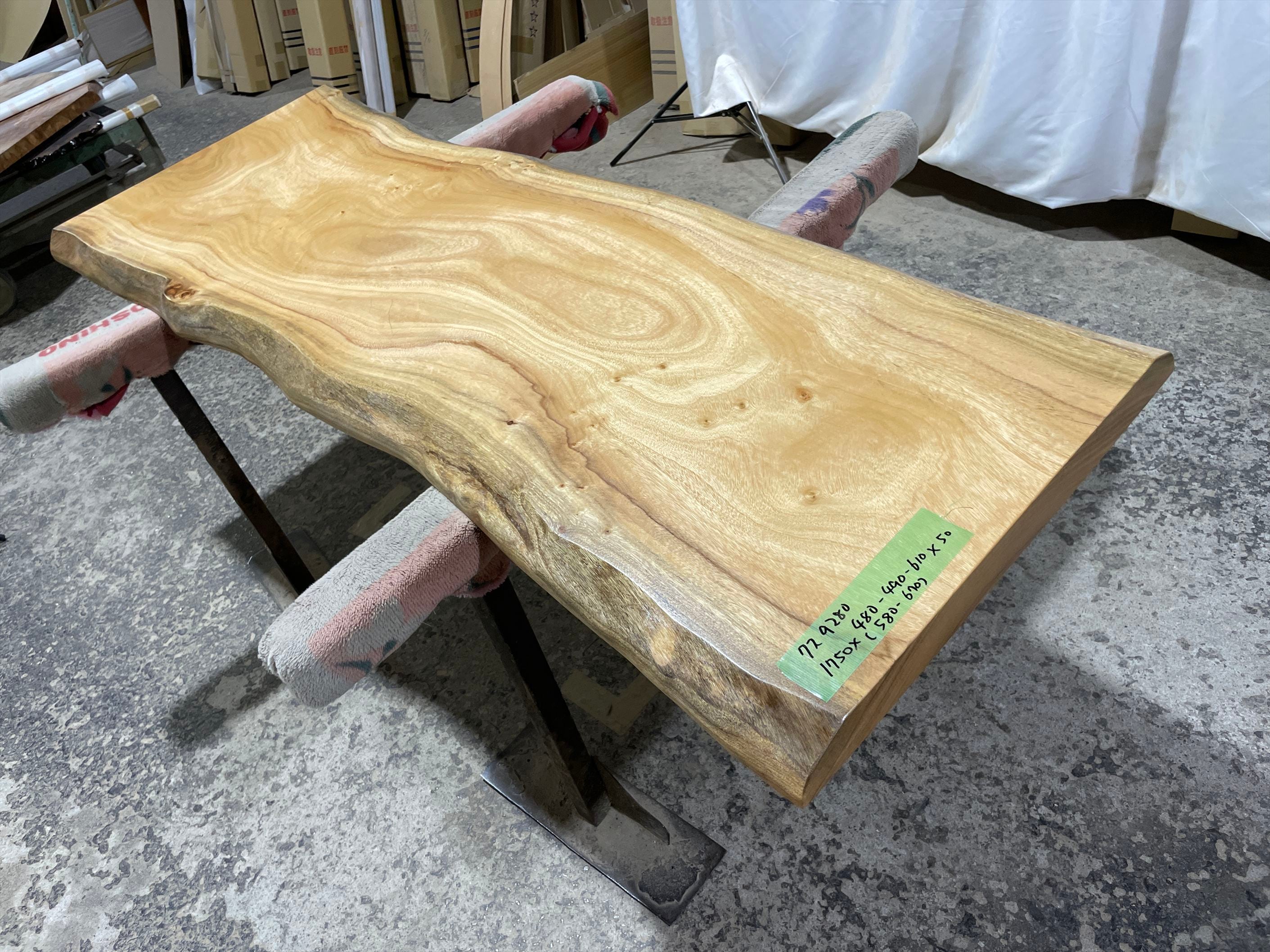 ローテーブル | 銘木無垢材一枚板の来宝綜合銘木工業株式会社