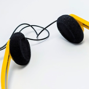 ⚡️SPECIAL LIMITED⚡️☆ DEADSTOCK / VINTAGE early 90'☆【 m&m's ( エムアンドエムズ ) 】Yellow Character Radio with HEADPHONES / イエローキャラクターラジオ / ポータブルラジオ 〚アメリカン雑貨 アメトイ〛