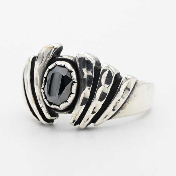 Hematite Accent Cutting Out Asymmetry Design Ring #11.0 / Denmark