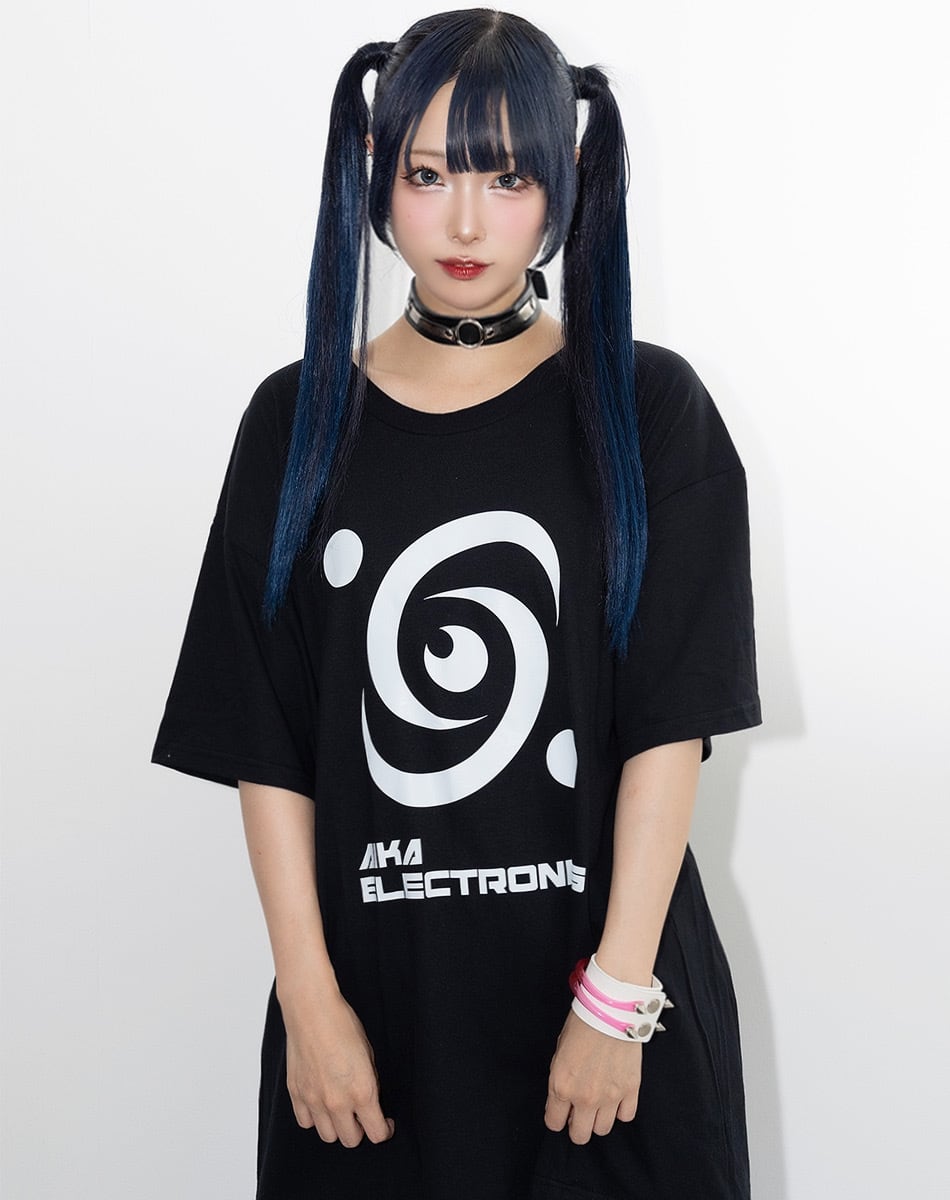Aika商品 アイカちゃんTシャツ ／AIKA ELECTRONICS × 押切蓮介 | AIKA