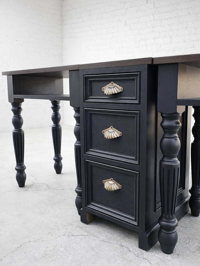 ネイルサロン向けアンティーク調ワゴン　ウォールナットメラミン天板　キャスター付き　W300×H750