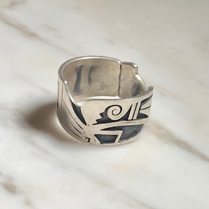 BERRA TAWAHONGVA silver overlay ring "kokopeli"