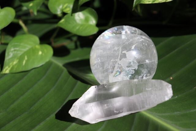 蓄光するスノークリスタルのチャーム【4月クラック水晶】 imgrc0072737818.jpg