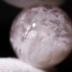 セリサイトインローズクォーツ / ミニ スフィア【φ2.2cm】