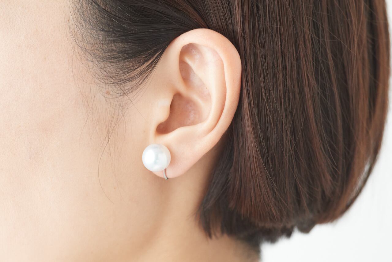 11mm 大玉南洋パールイヤリング（ゴールド／ホワイト／ブラック  