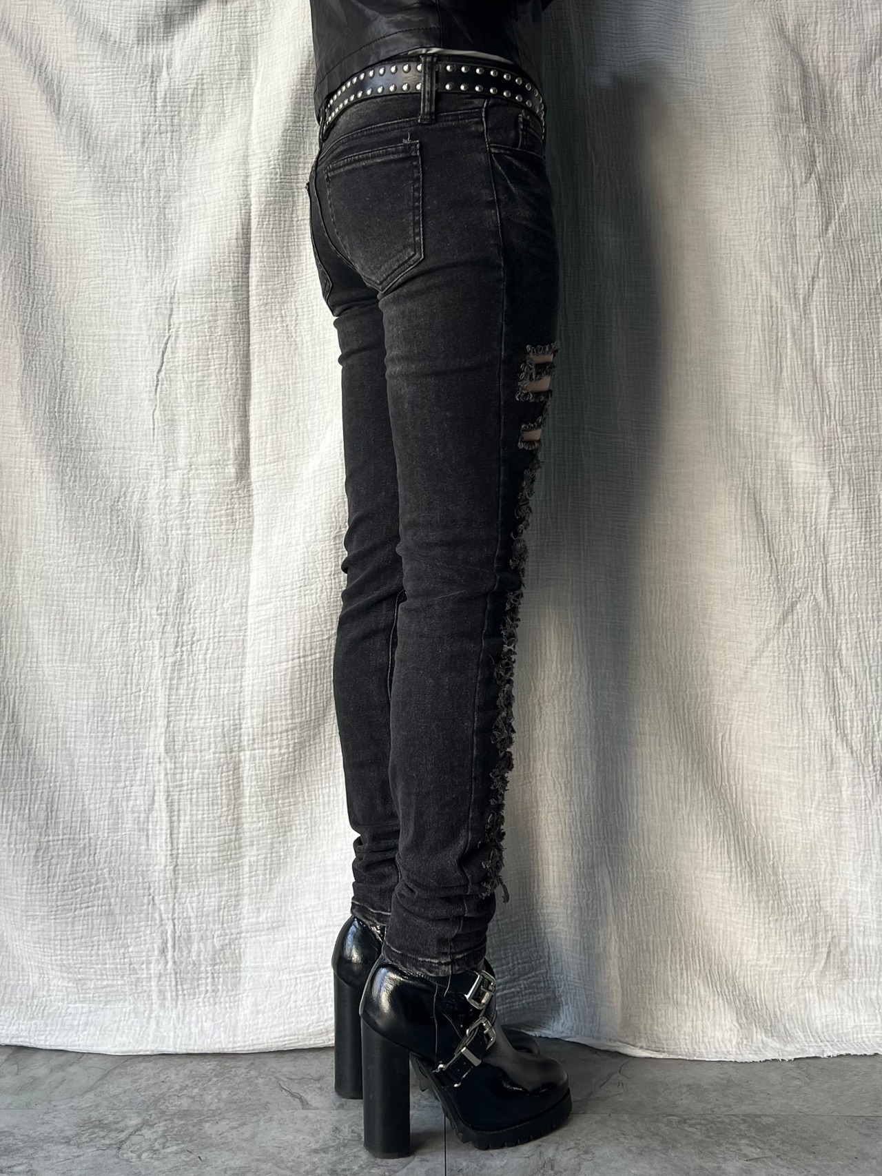 "GLAD NEWS" Destroyed Black Skinny