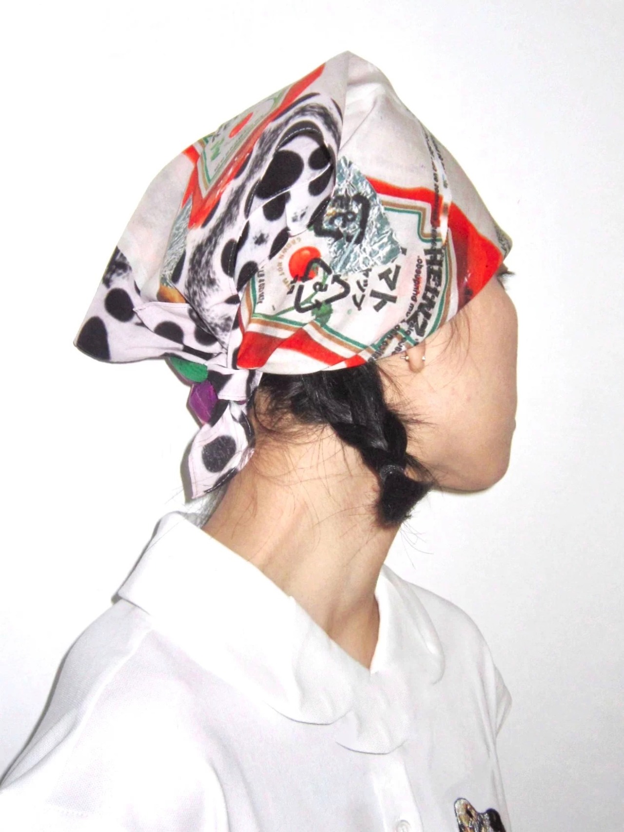 "scarf"「Who Stole My Tomato Sauce」