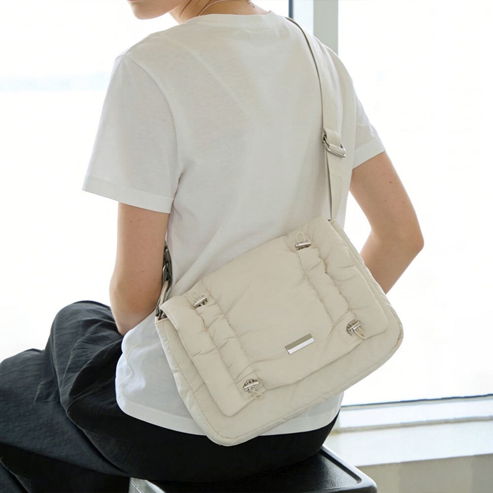 ナイロン ショルダーバッグ レディース 韓国 バッグ 大人 かわいい カジュアル ホーボーバッグ 軽量 ボディバッグ おしゃれ 大容量 ふかふか メンズ 男女兼用 大人可愛い 大人女子
